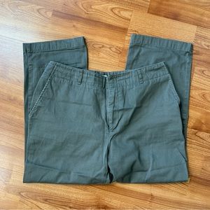 4/$15 Izod khaki capris pants size 8
